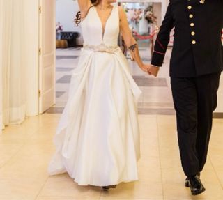 Vestido de novia blanco con pedrería