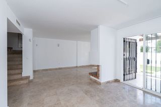 Casa adosada en venta en Los Naranjos - Las Brisas en Marbella