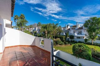 Casa adosada en venta en Los Naranjos - Las Brisas en Marbella