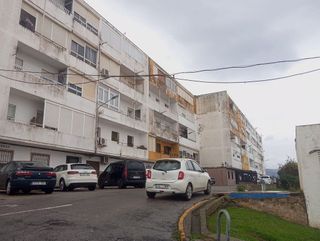 Piso en venta en La Granja-La Colina-Los Pastores en Algeciras