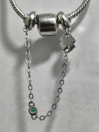 Charm Seguridad tréboles y circonitas plata 925