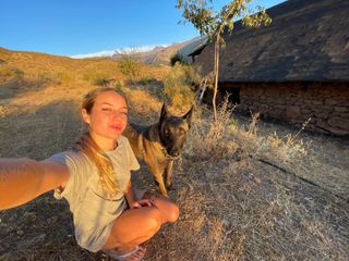 CUIDADORA PROFESIONAL DE MASCOTAS