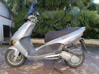 Escooter Aprilia Leonardo 150