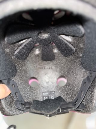 Casco rosa Olsson para niña