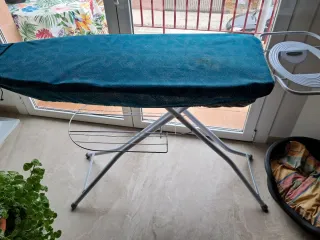 Tabla de planchar con soporte