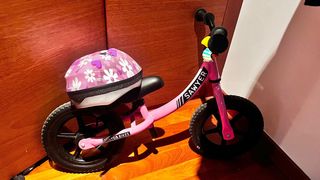 Bicicleta equilibrio Sawyer rosa + casco