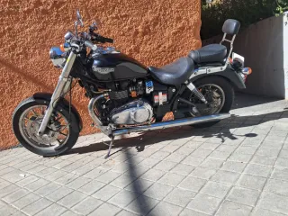 Triumph American Speedmaster Negra