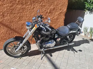 Triumph American Speedmaster Negra