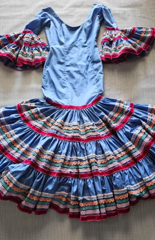 Vestido de flamenca azul con volantes