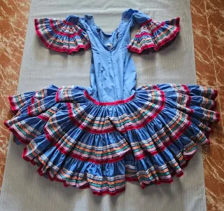 Vestido de flamenca azul con volantes