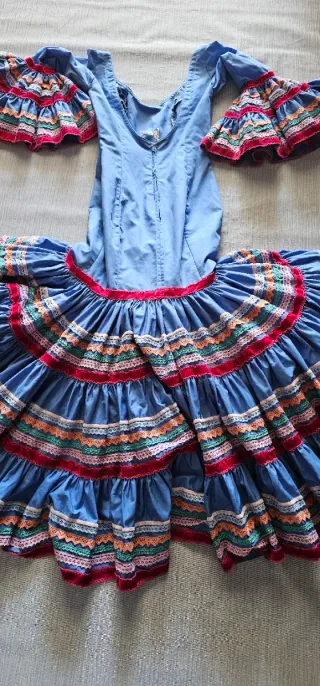 Vestido de flamenca azul con volantes