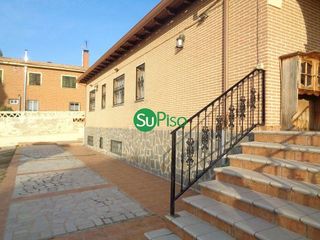 Chalet en venta en Yeles