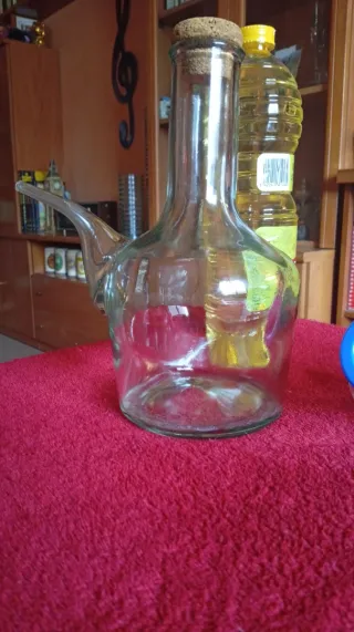 Aceitera 600 ml y  3 especieros con tapas