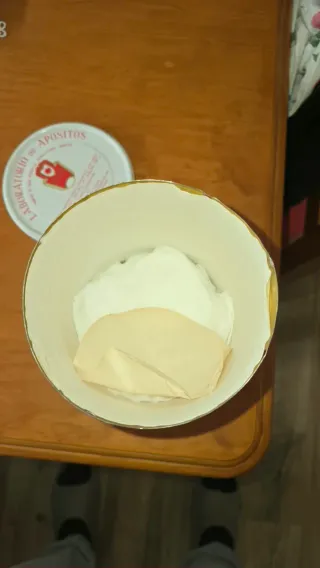 Lata antigua Laboratorio de Apositos años 60.