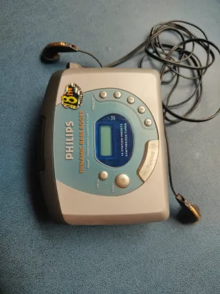 Philips Walkman AQ6681 Radio Cassette Player