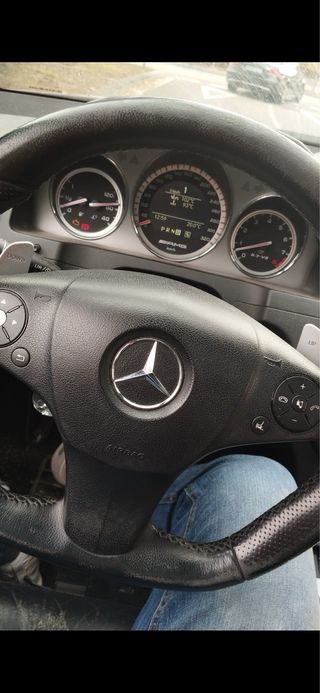 Mercedes-Benz C63 AMG 2010