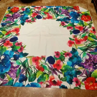 Tela per tovaglia o tenda floreale