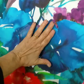 Tela per tovaglia o tenda floreale