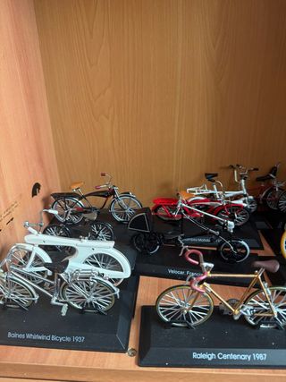 Colección de miniaturas de bicicletas