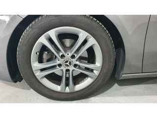Mercedes-Benz Clase A 180 100 kW (136 CV)