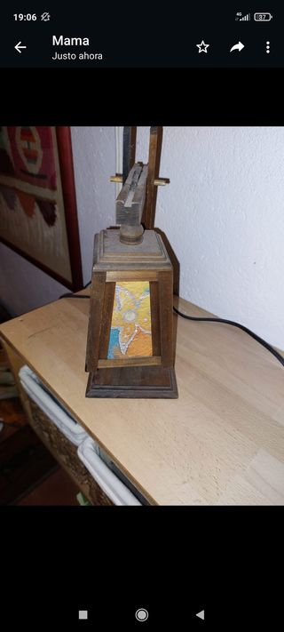 Lámpara artesanal madera y cristal