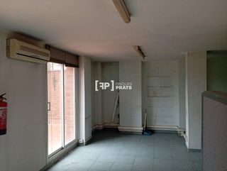 Local comercial en alquiler en Príncep de Viana - Clot -Xalets Humbert Torres en Lleida