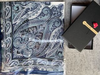 Regalo ideal para mujer /Pañuelo elegante