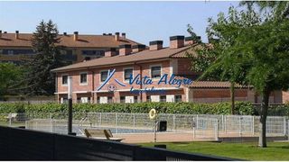 Casa adosada en venta en Haro