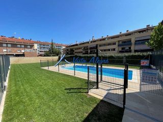 Casa adosada en venta en Haro