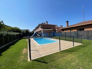 Casa adosada en venta en Haro