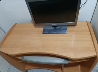 Mesa escritorio con ruedas