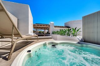 Ático en alquiler en Elviria en Marbella