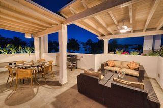 Ático en alquiler en Elviria en Marbella