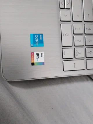 Portátil HP como nuevo + cable y maletín