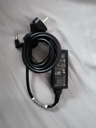 Portátil HP como nuevo + cable y maletín