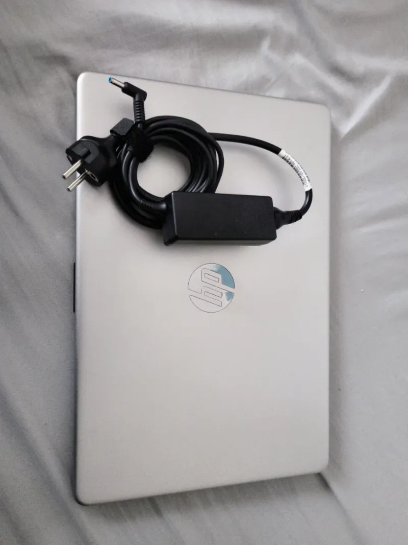 Portátil HP como nuevo + cable y maletín afbeelding 7