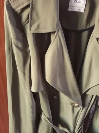 Gabardina ZUIKI verde oliva talla L
