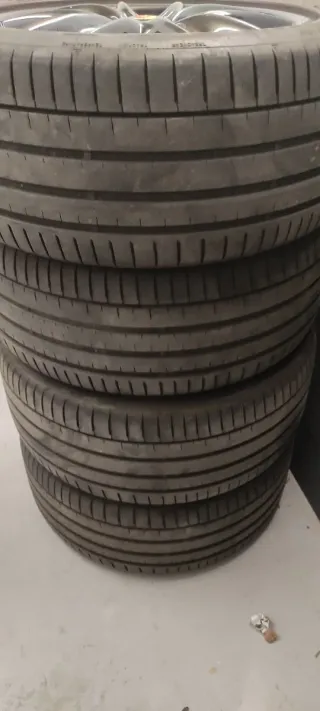 Llantas Porsche con Neumáticos casi nuevos