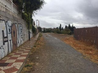 Terreno en venta en Zubia (La)