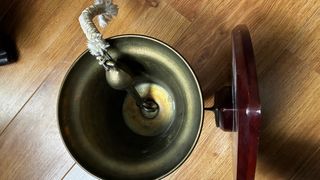 Campana de barco antigua