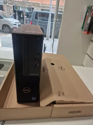 Caja Dell Precisión 3560 Nueva