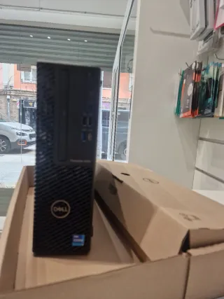 Caja Dell Precisión 3560 Nueva