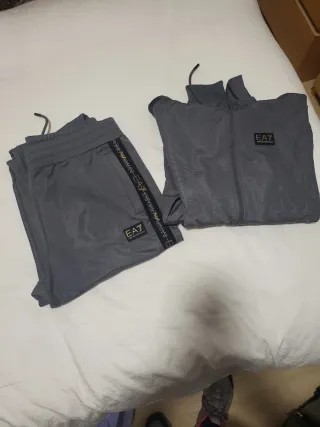 EA7 Emporio Armani  Chándal Gris