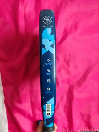 Pala de pádel Kombat Swat Blue Carbon 18K