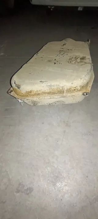 Seat 127-Deposito de gasolina