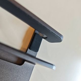 Soporte portatil vertical acero A ESTRENAR