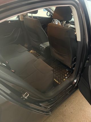 Volkswagen Passat 2010