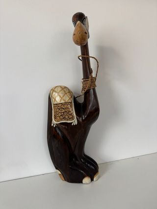 Statua cammellolegno scuro
