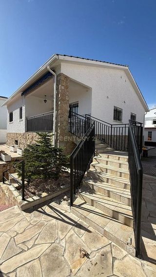 Chalet en alquiler en Camarma de Esteruelas