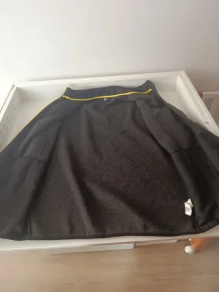 Sudadera cremallera gris y negra sin capucha